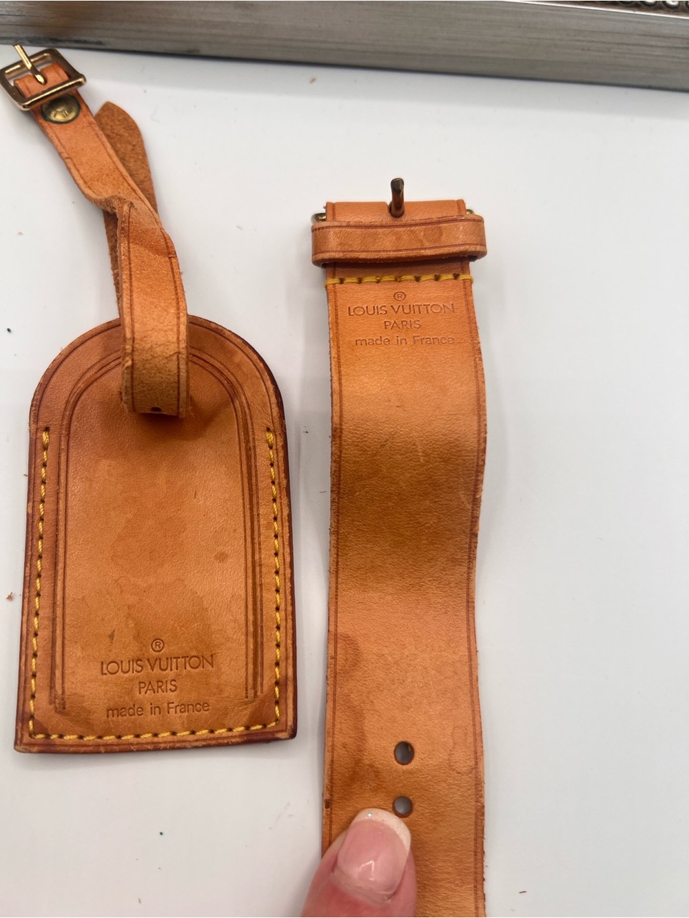 Louis Vuitton Vachetta Luggage Tag and Poignett (Handle Strap) - Picture 4 of 6